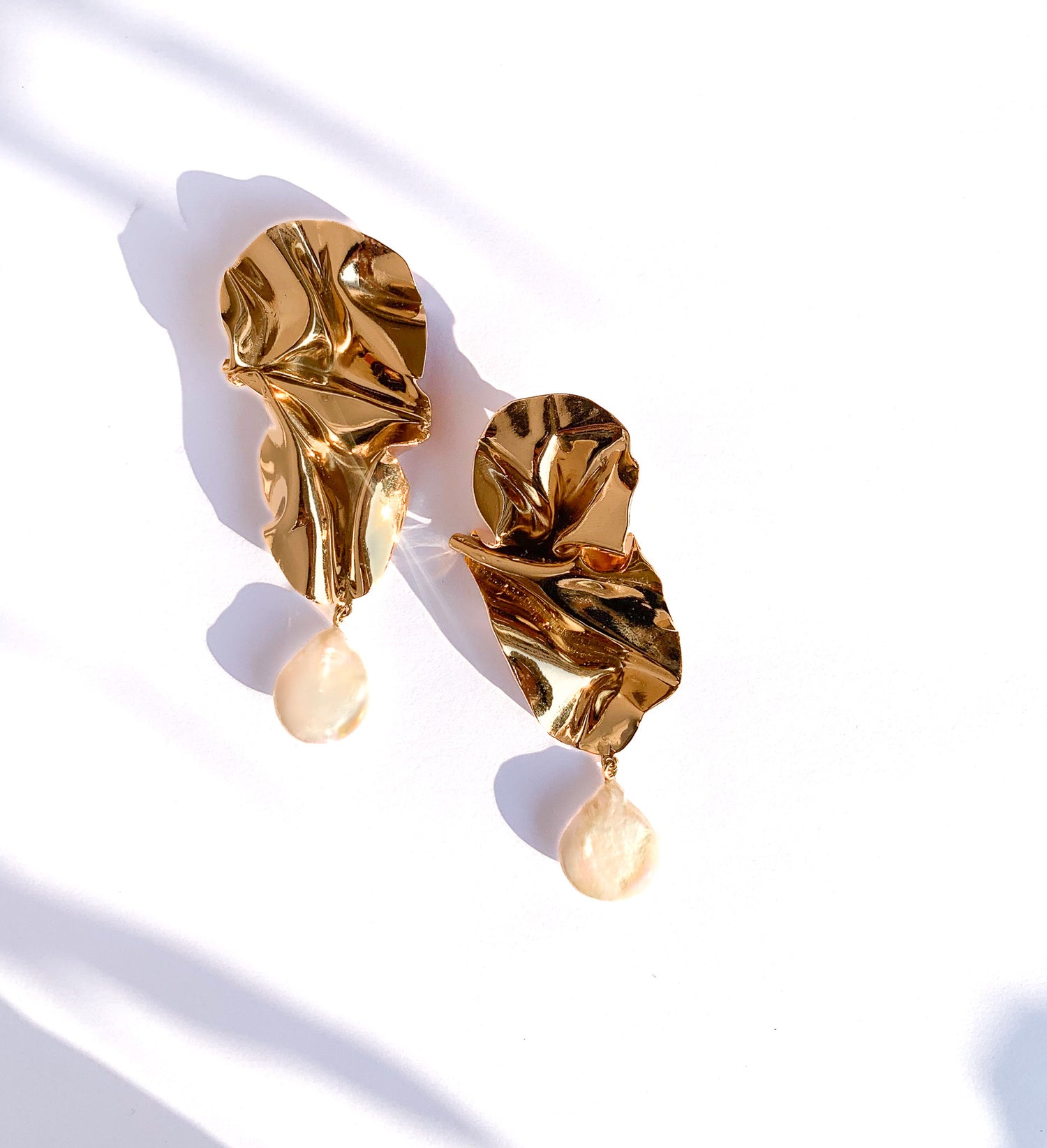 The Foil Pearl Earrings